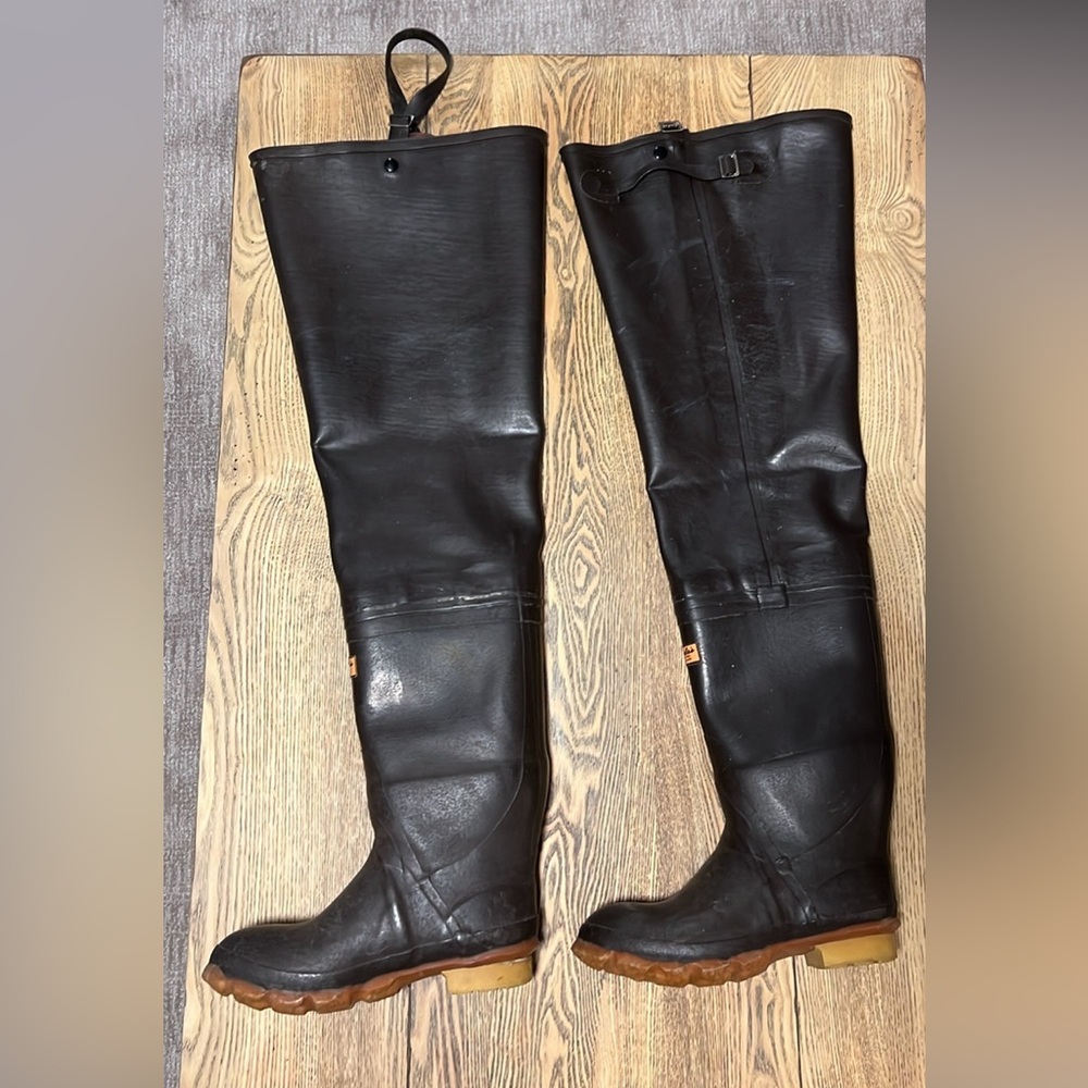 Cabela's Fly Fishing Waders - Boots - Men's or Women's Size 8